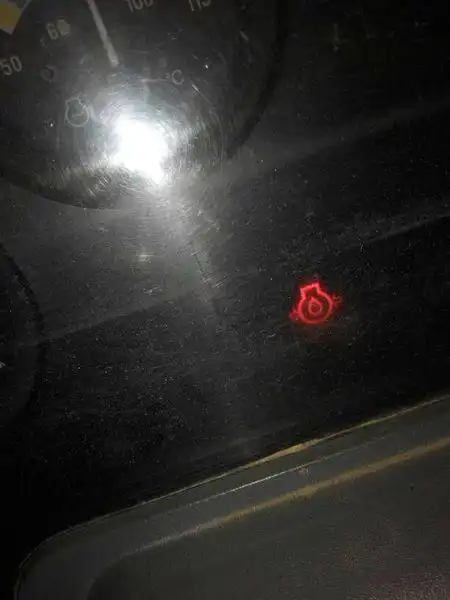 谁知道装载机上这个指示灯亮是什么意思?