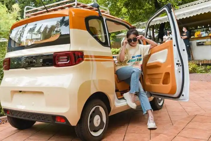 五菱宏光mini出燃油版