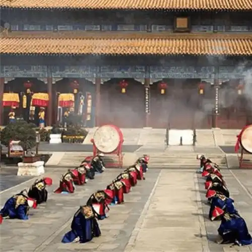 (清朝大臣 剧照)朝臣们低头不见抬头见,曹振镛和穆彰阿又是那一时期的