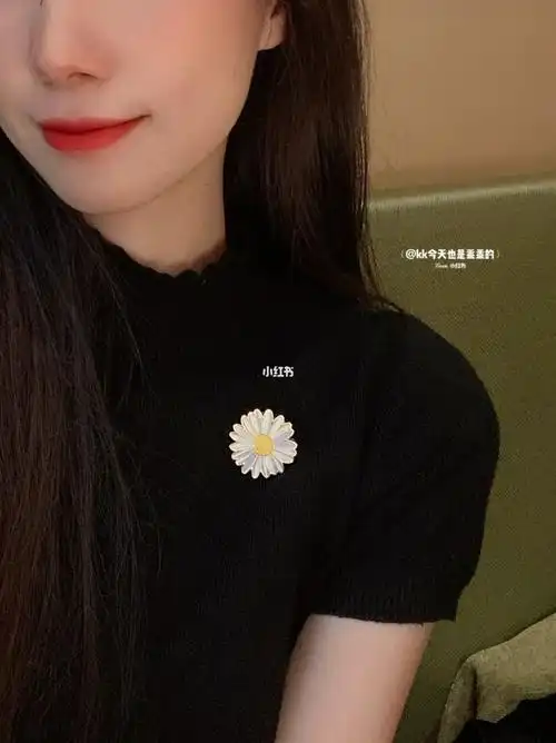 帽子上效果出奇的好7115试了另一个铃兰花胸针也很不错冬天要来了