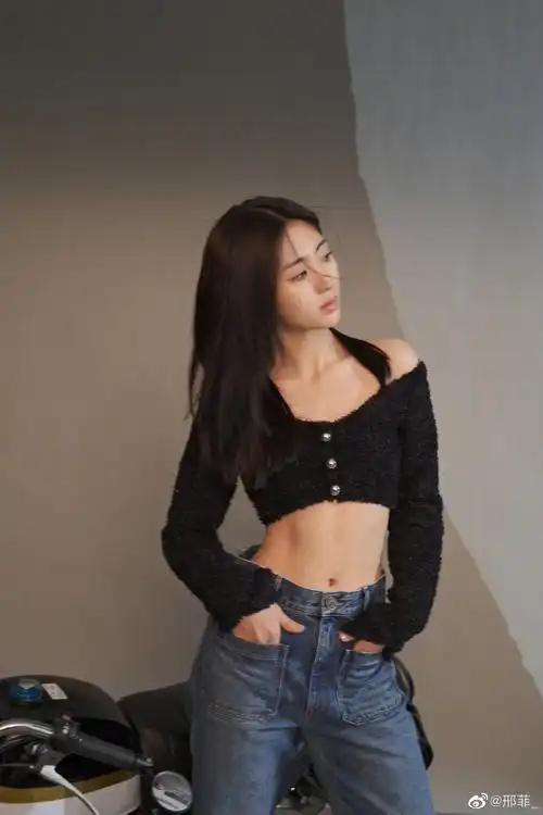 邢菲拍摄花絮plog#邢菲马甲线,太美了吧我的姐宝#邢菲黑长直造型