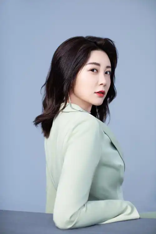 class="ref" data-ctrid="svnwombqby7s">周媛媛,中国内地青年演员