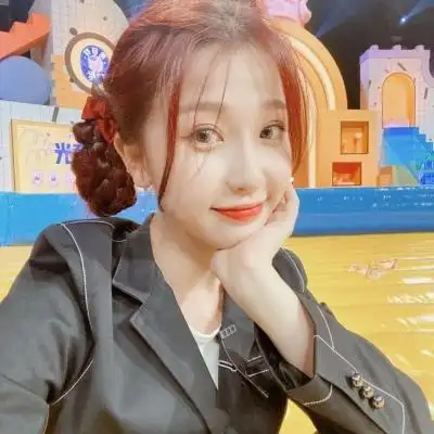 虞书欣ins风高清珍藏照片小石榴_女生头像_我要个性网