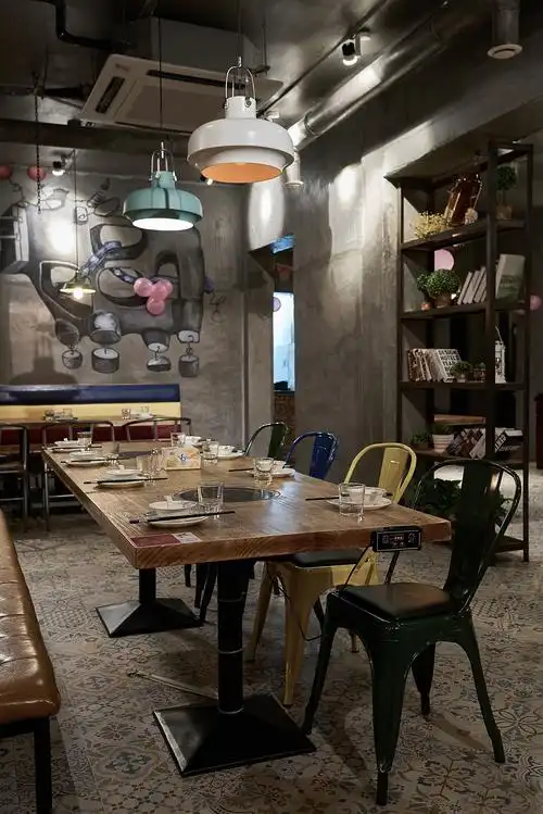 餐厅设计篇 | 复古做旧工业风-个性壁画点睛之笔 美食餐饮店面实景