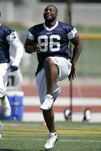 slimmer spears makes big waves at cowboys camp