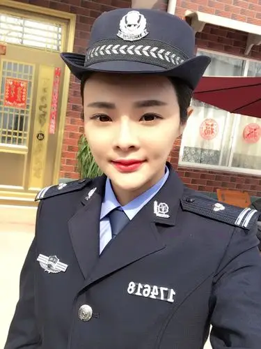 p data-id="gnzzrvn4qv">唐薇,出生于安徽省宿州市砀山县,中国内地 a