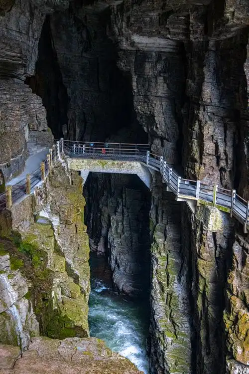 自然奇观:腾龙洞_小改变