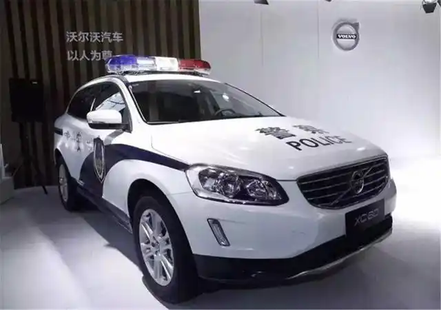 中国警车总算"抛弃"了大众丰田,国产车上岗,说明了啥?