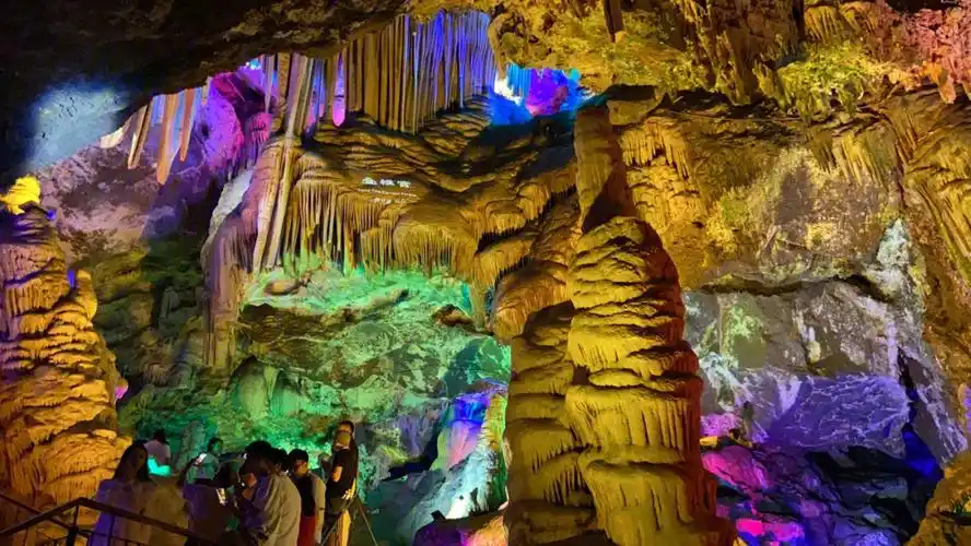 洛阳鸡冠洞景区