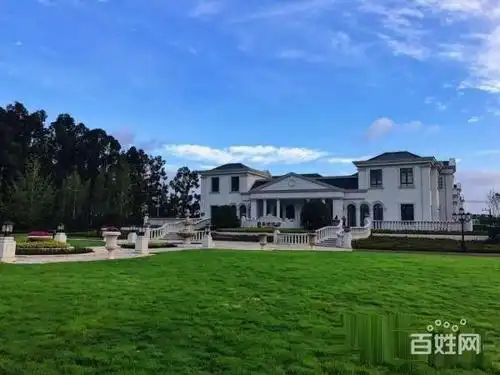 滇池边豪宅春城首府法式别墅大盘大双拼1800万售价