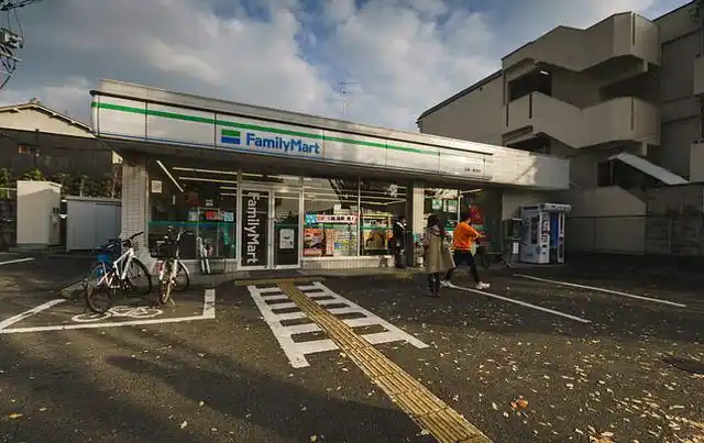 为什么日本便利店风靡全球?看完得知中国没有真正的便利店!