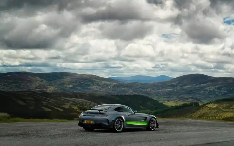 超好看酷个性汽车壁纸_魅力酷炫的汽车