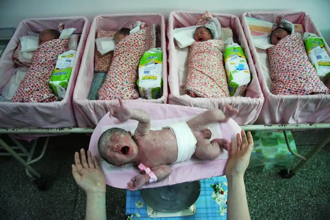 新生儿出生第一天