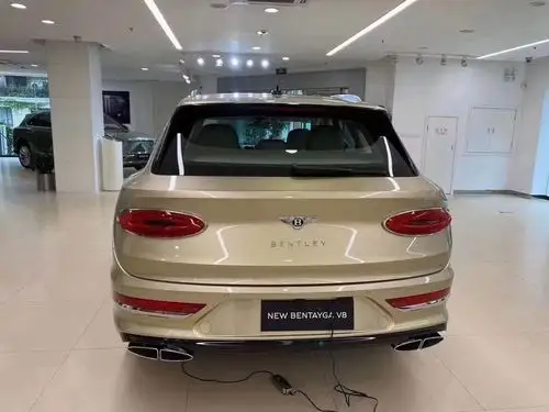 宾利添越suv越野少量现车到店中