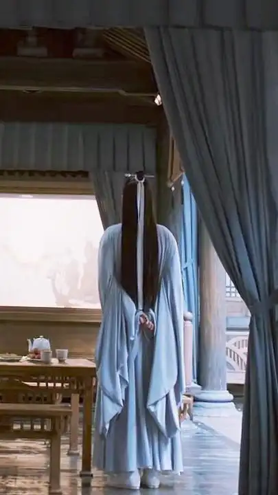 肖战#光是背影就已经心动无数次