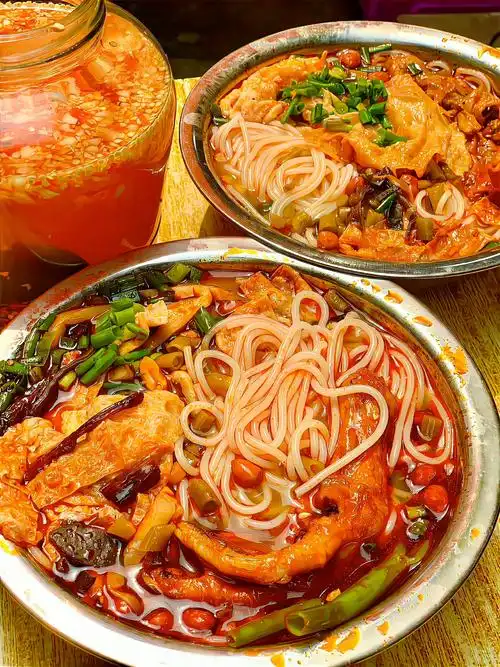 一碗爆辣螺蛳粉在秋冬有多爽