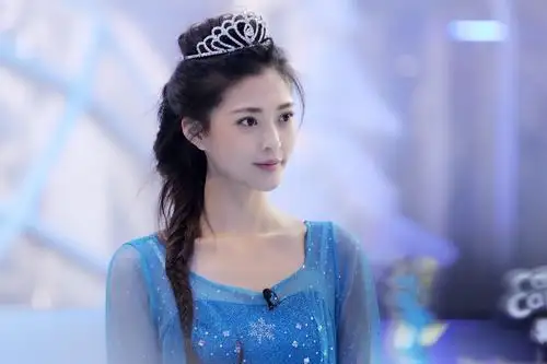 王妍之台下用功十足 《跨界冰雪王》精彩绽放