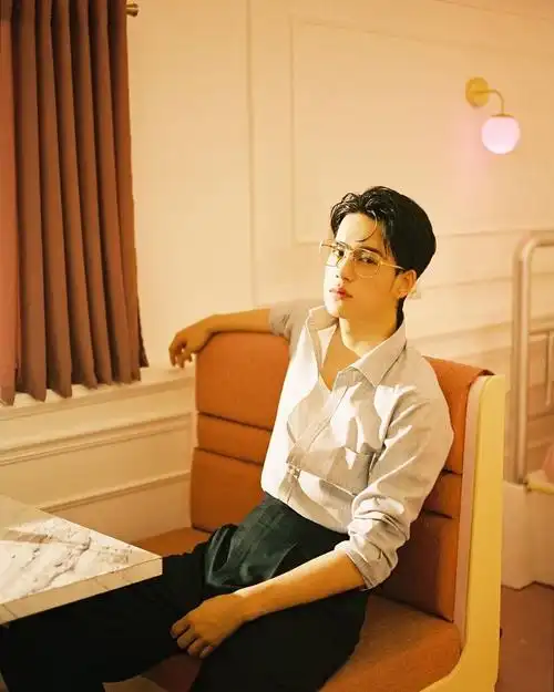 ice paris   冰巴黎  代表作去年他泰最火神曲《爱的警报器》