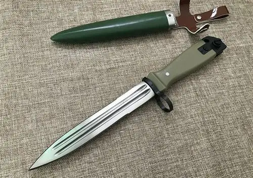 八一军刺沙漠色柄