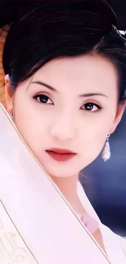 6位天生"狐狸眼"女星,一个眼神就能"魅惑众生",媚到骨子里_眼睛_杨幂