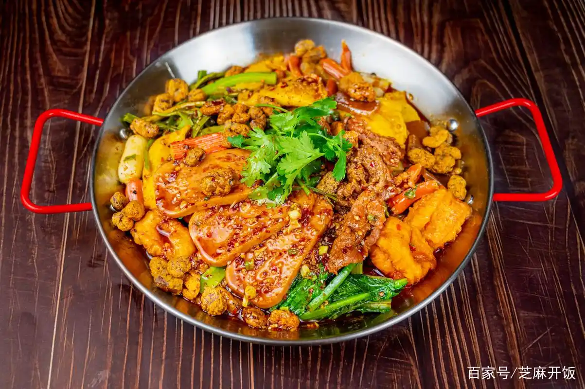 哔哔街食干拌麻辣烫,50平小店如何实现月入上万!