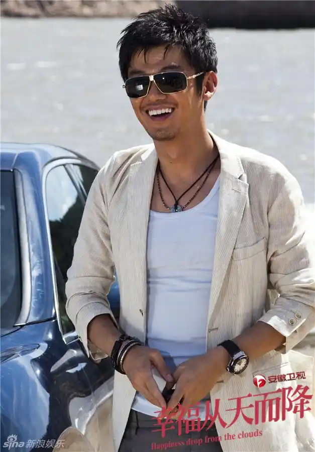 组图:《幸福从天而降》剧照 姐弟恋再次上演