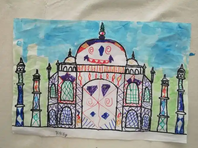 滴永恒的泪珠泰姬陵》  今天我们来到印度,参观世界文化遗产地泰姬陵