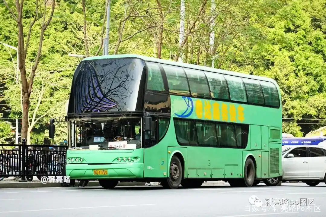 不是青年neoplan 丨 重庆川江cjq6120kh型双层客车