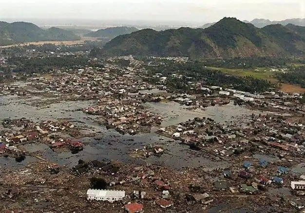 2004年12月26日,印度洋发生了一场规模极大的海啸,被称为印度洋大地震