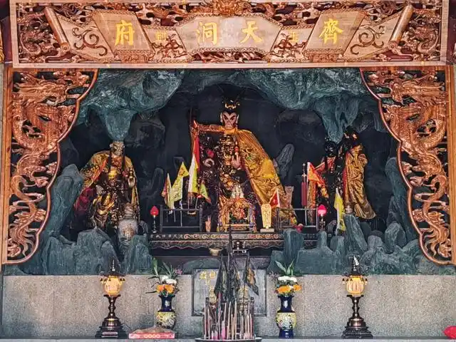 原来中国真有孙悟空庙:大圣像威风凛凛,好多人来跪拜