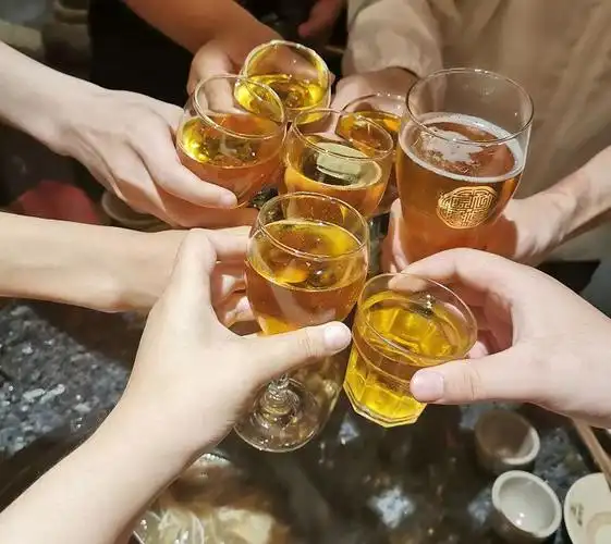 珍惜当下说说过去 谈谈将来咱爷俩好好干一杯还是少不了这瓶匠心营造