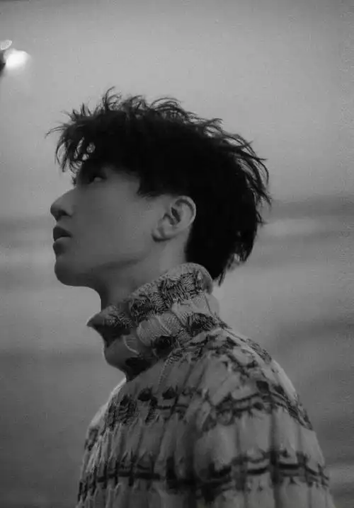 王俊凯侧脸生图9615这个颜我真的吃一辈子|王俊凯_新浪新闻