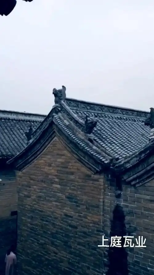 古建筑中硬山屋顶明清时期被广泛应用特点就是其两侧山墙把檩头全部包