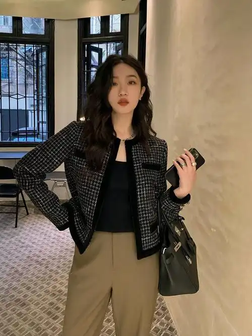 任小艺黑色小香风外套女短款小个子棉服女秋冬2021新款设计感上衣