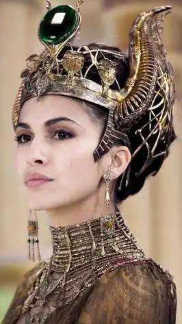 权力之眼爱神扮演者《神战:权力之眼》中爱神的饰演者是艾洛蒂·袁.