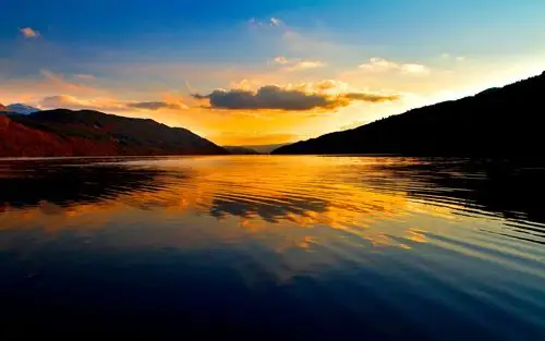 描述: 夕阳和河水-风景精选壁纸 当前壁纸尺寸: 2560 x 1600