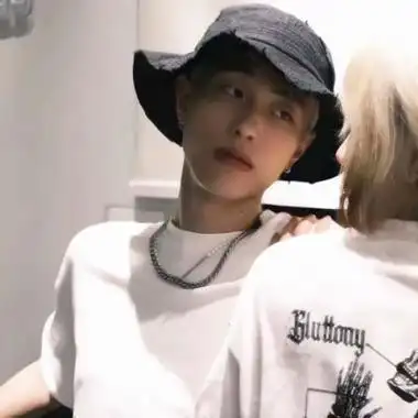 港风复古情侣头像一男一女 好看有意境的氛围感qq情侣头像