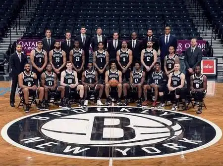 虎扑4月25日讯 今天篮网球员罗季翁斯-库鲁茨在instagram上传了一张