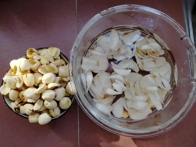 百合莲子糖水的做法