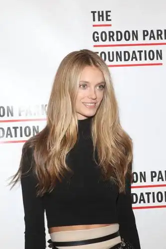 今日图集乐福热辣超模女友katebock