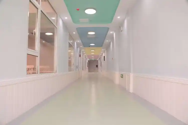 干净明亮的教室,走廊