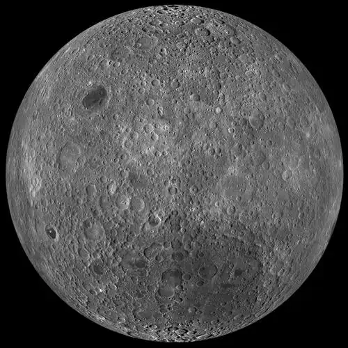 月球正面(左)和背面(右)(图源:lro)