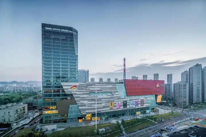 壕8天花了366000000元