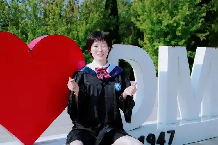 毕业季|那就好好说再见吧_大连医科大学_零二七艺考