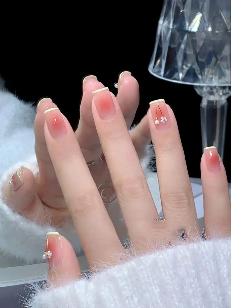 腮红美甲91清新五瓣花法式美甲94 95宝诗曼美甲 95玉脂裸77