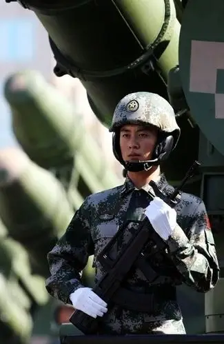 高清:英姿飒爽 那些帅气逼人的军营硬汉