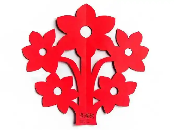 【龙小|教学】玩转轴对称 创造数学美——四年级数学寒假项目式学习