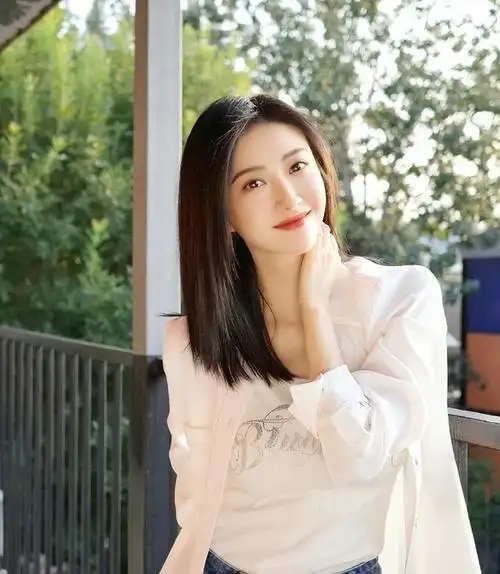 景甜发表大胆言论,引发网友热议,她的变化让人惊讶