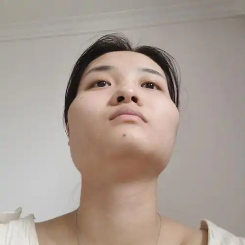 高颧骨颧弓外扩短方脸