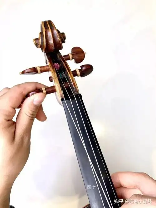 图解如何为小提琴换弦